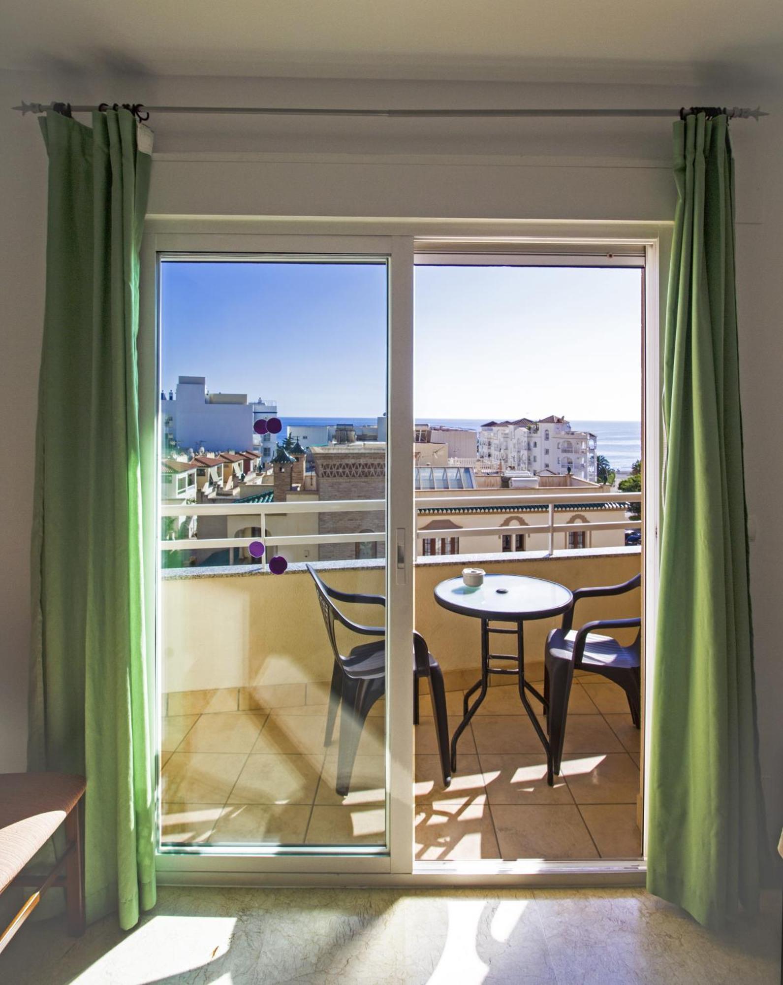 Apartamentos Turisticos Fercomar Nerja Exteriér fotografie