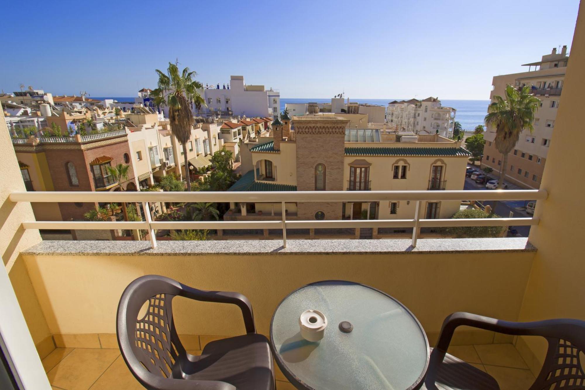 Apartamentos Turisticos Fercomar Nerja Exteriér fotografie